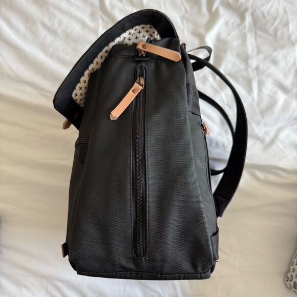 Petunia Pickle Bottom Meta Backpack - Picture 6 of 9